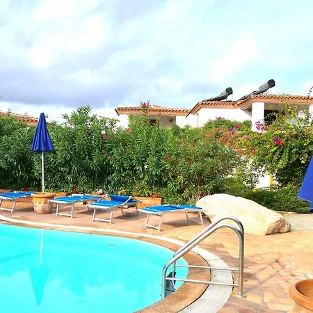 Con Piscina A A 1500 M Dal Mare * Tanaunella