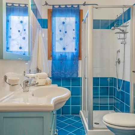 Con Piscina A A 1500 M Dal Mare Aparthotel *