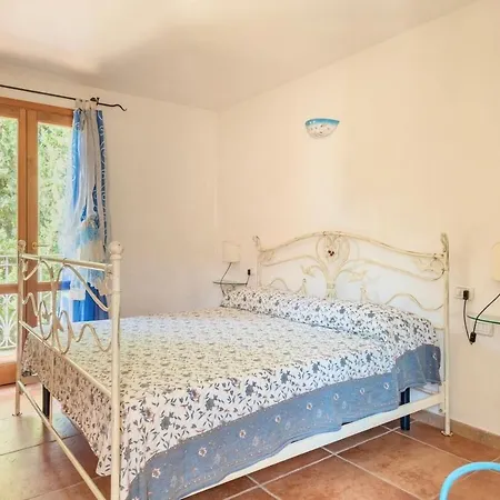 Con Piscina A A 1500 M Dal Mare Aparthotel Tanaunella