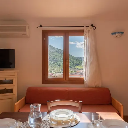 Con Piscina A A 1500 M Dal Mare Aparthotel Tanaunella