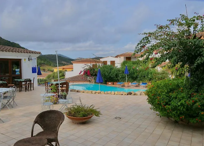 Aparthotel Con Piscina A A 1500 M Dal Mare 3*