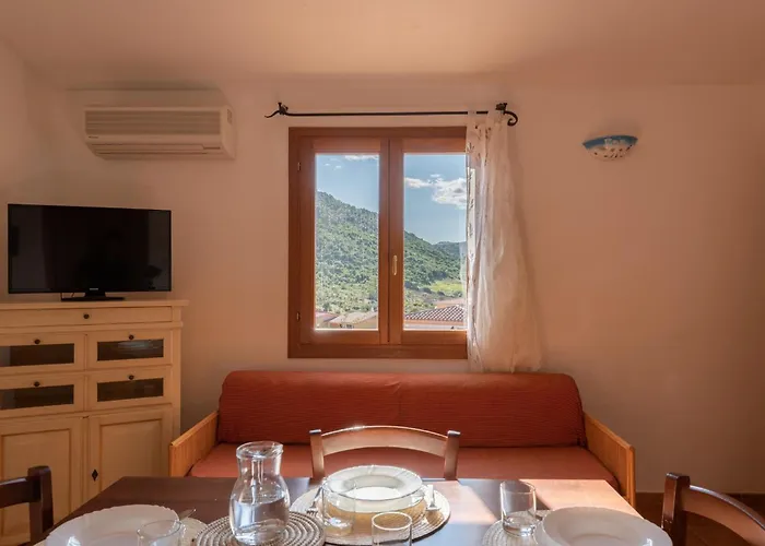 Con Piscina A A 1500 M Dal Mare Aparthotel Tanaunella