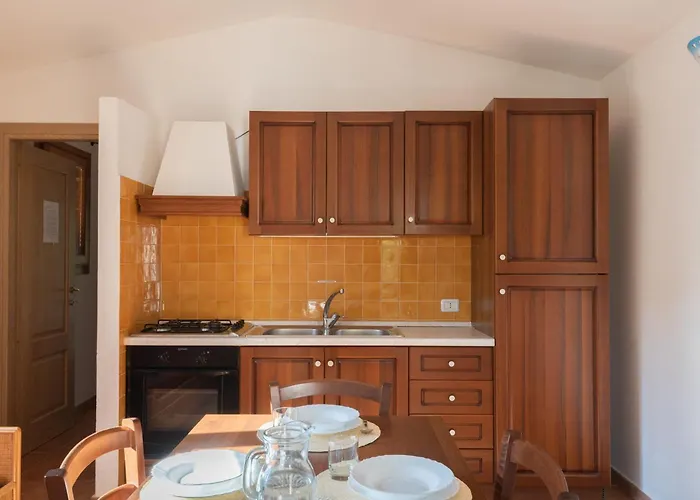 Con Piscina A A 1500 M Dal Mare 3*